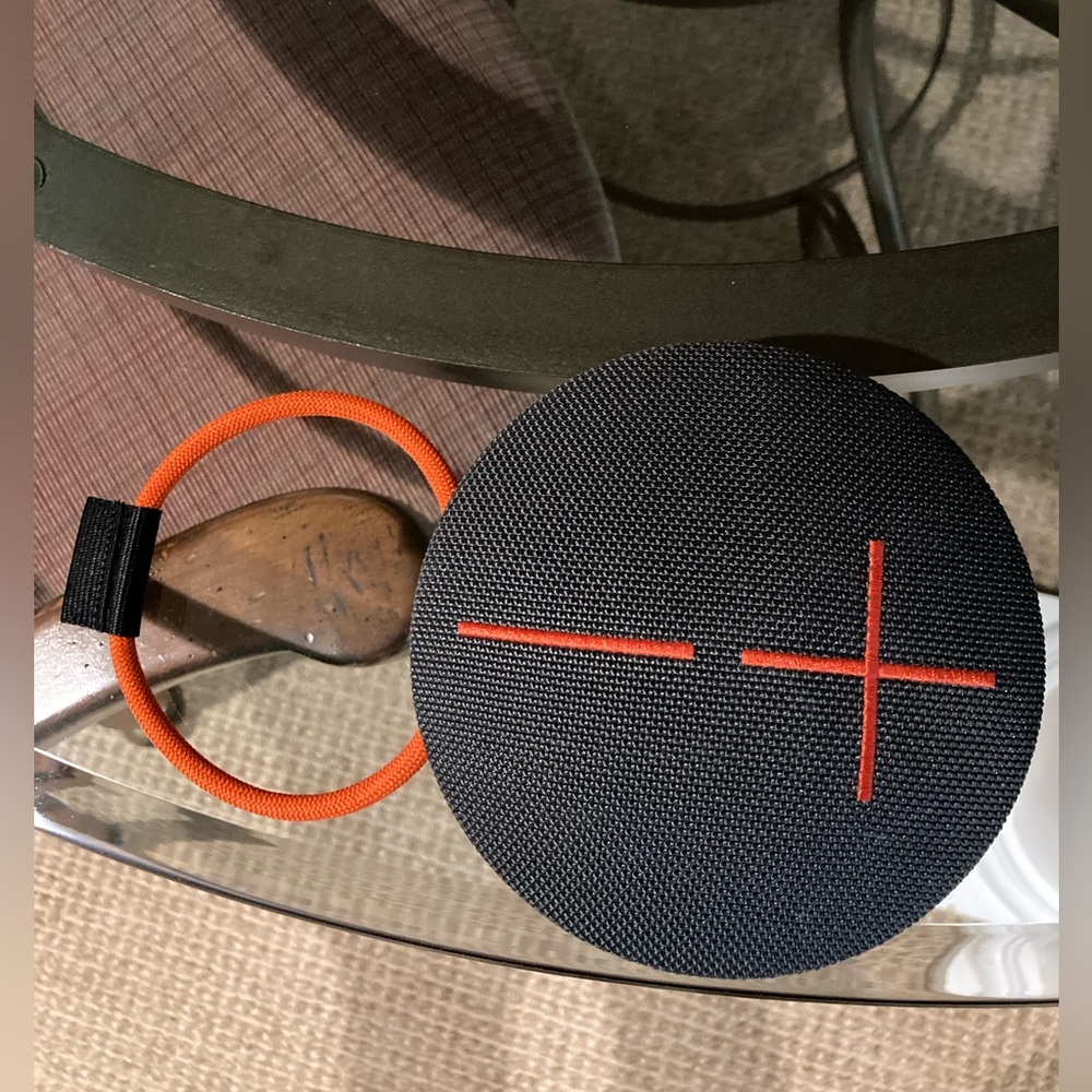 BRAND NEW UE ROLL SPEAKER NEVER USED